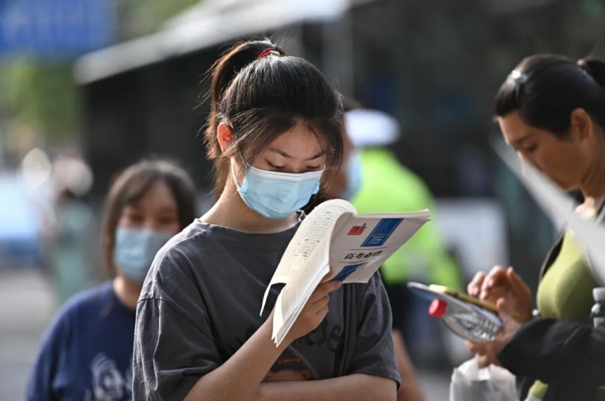 2022高考又有新变化，同时带来一个坏消息，部分人不能参加考试