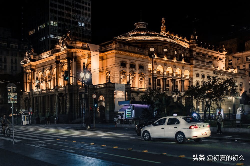 深夜失眠伤感的句子 | 埋在心底的孤独，全都在深夜爆发