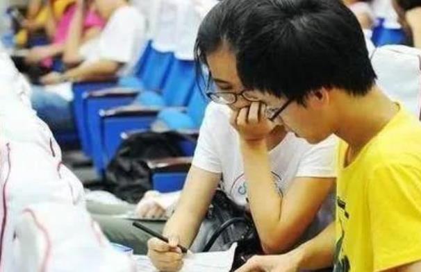 学生不幸在高考中落榜，今年依旧能够上大学，这些补救措施要知道
