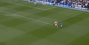 李铁当年如何踢英超（一文看懂球员时代的李铁有多强：英超技术型中场，在甲A当工兵）