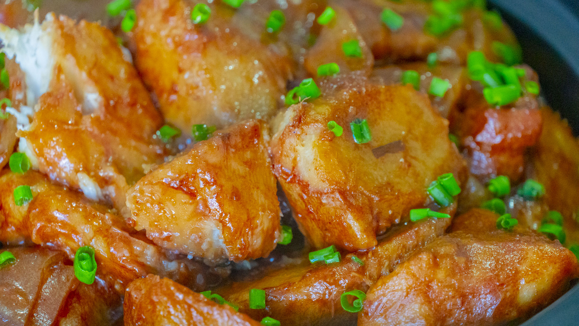 这才是芋头最好吃的做法，软糯鲜香，热乎乎的一大锅，上桌就抢光