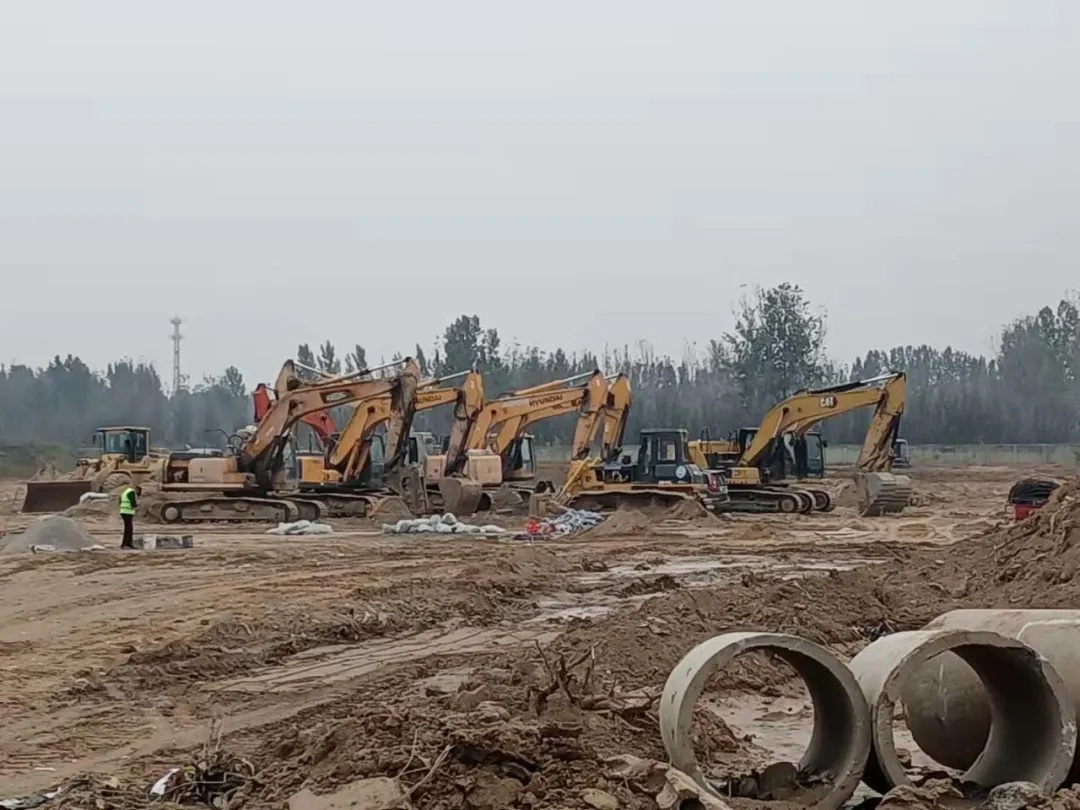 离濮阳小区不远，这所大学开工建设