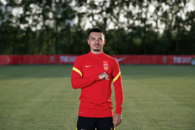 国足球员李可(李可:中国首位归化球员,拿球稳传球准!