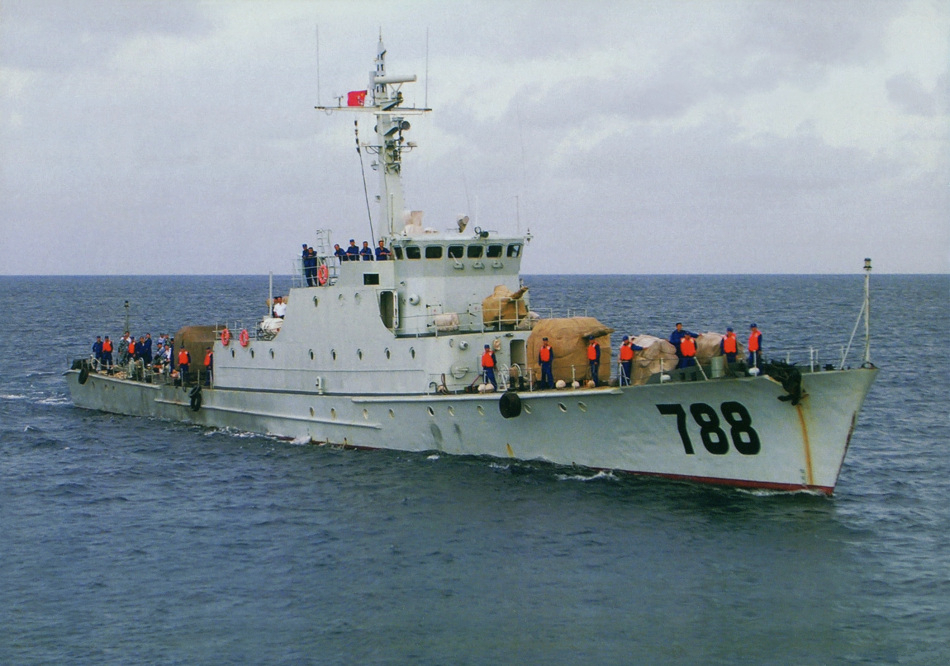 海军627荣成号猎潜艇图片
