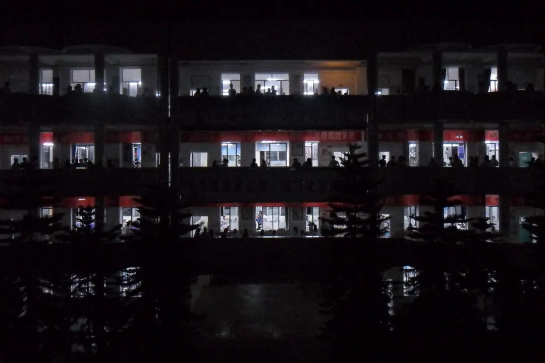 战疫力量，云中启航！荣县中学2020高考加油暨校友形象片发布