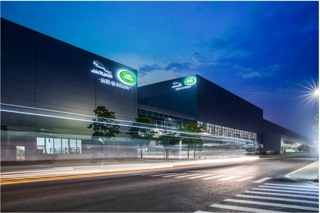 路虎第二款国产PHEV售42.28万元，零百加速7秒，百公里油耗2升