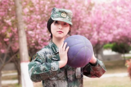 录取分数线较低的军校，发展前景一片光明，毕业后有机会拿铁饭碗