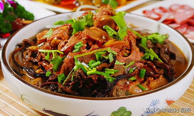 雞肉燉蘑菇,雞肉燉蘑菇的做法