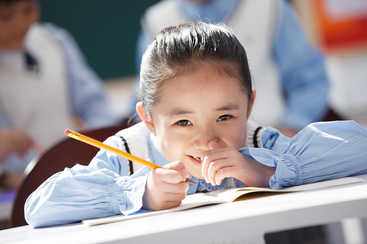 小学三年级语文下，22课《我们奇妙的世界》，孩子边学边提高成绩
