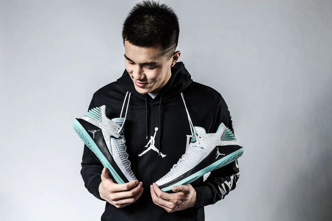 郭艾伦世界杯球鞋("可爱担当"郭艾伦,这次竟带来了二次元球鞋)