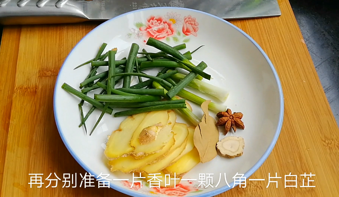 清水小龙虾的做法（堪比餐厅大厨的清水小龙虾烹饪方法）
