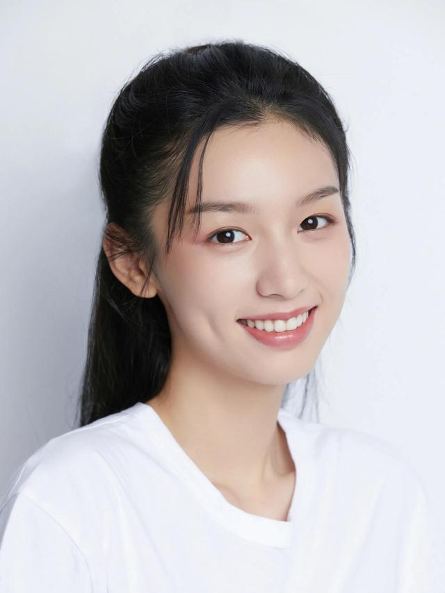 这些品牌的口红颜色显白减龄的一把好手，黄皮女生也可以放心选择