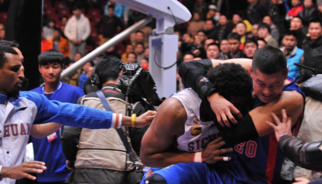 中国男篮十大斗殴事件(盘点中国篮坛十大打架事件 谁是男篮最能打之人