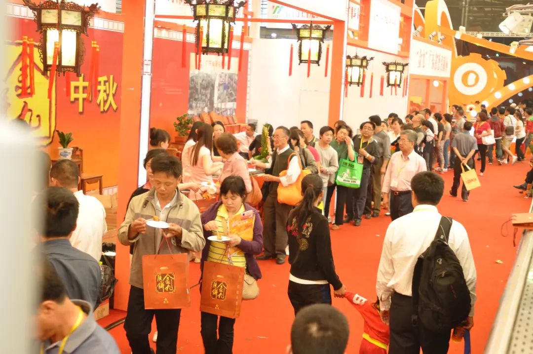 38天卖几个亿、为抢货打起来，那些百年月饼的魅力在哪？