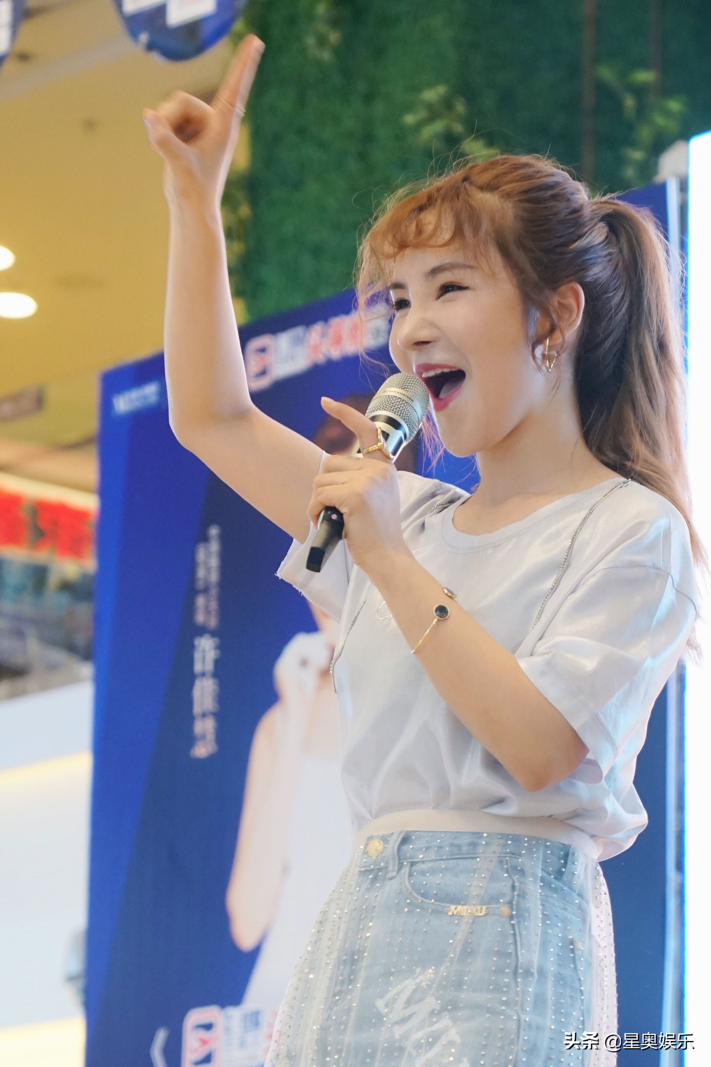 许佳慧图片许佳慧献唱铜陵红星美凯龙人美歌甜为魅惑实名