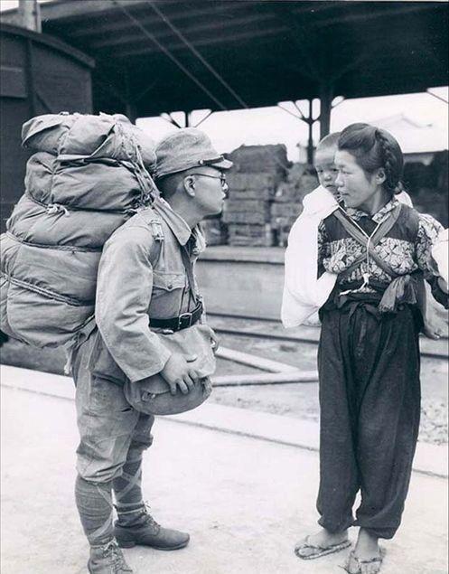 二战日本学生兵：体检让他们羞辱，战场让他们送命