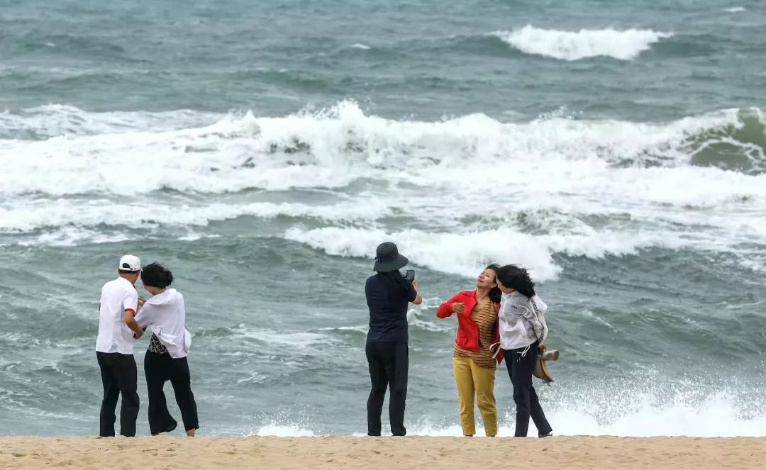 秋来荣成，大海扬波逐浪高