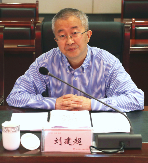 成都市新都区党政考察团领导一行莅临学校考察交流