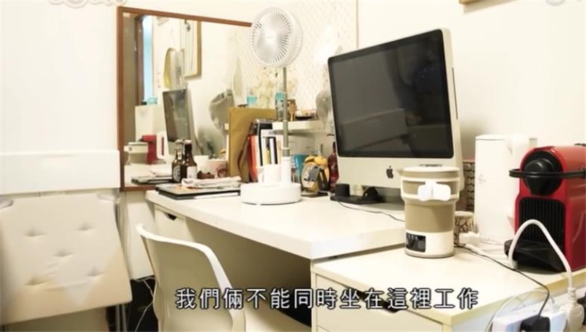 香港年轻人太拼了！蜗居10㎡房，开门上床厕所洗碗，阳台1㎡