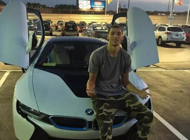 nba哪些人有跑车（NBA球员的座驾：姚明太低调，库里钟爱保时捷，拉文买碟中谍同款）