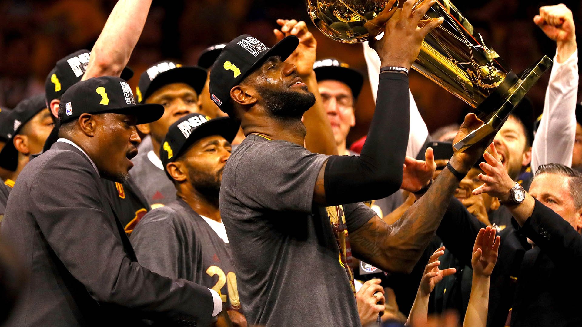 nba哪些球队拿到过总冠军（NBA30支球队，仅有19队拿过总冠军，强如快船都没拿过）