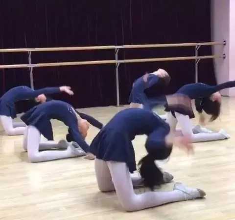 中国父母喜欢的舞蹈课外班，每年都有孩子在此瘫痪…