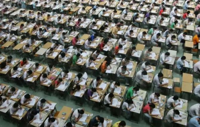 我国考试难度排行榜出炉，高考仅排第三，谁是榜首存在争议