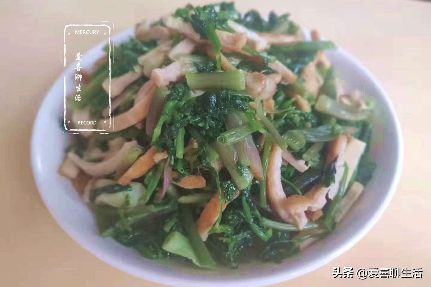 野芹菜怎么做好吃（12分钟教你制作好吃的豆干炒野芹菜）