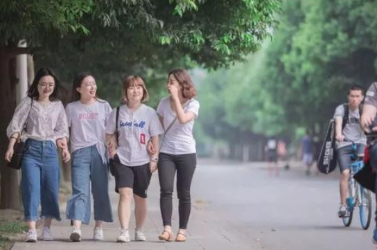 大学点名没到怎么办（大学老师）