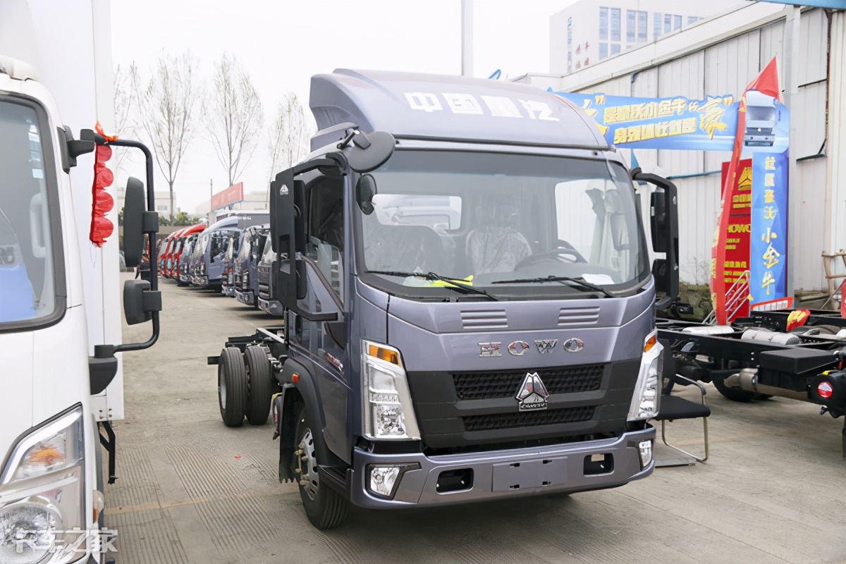 6万就能开回家,实拍国六重汽统帅小金牛,底盘仅2.26吨