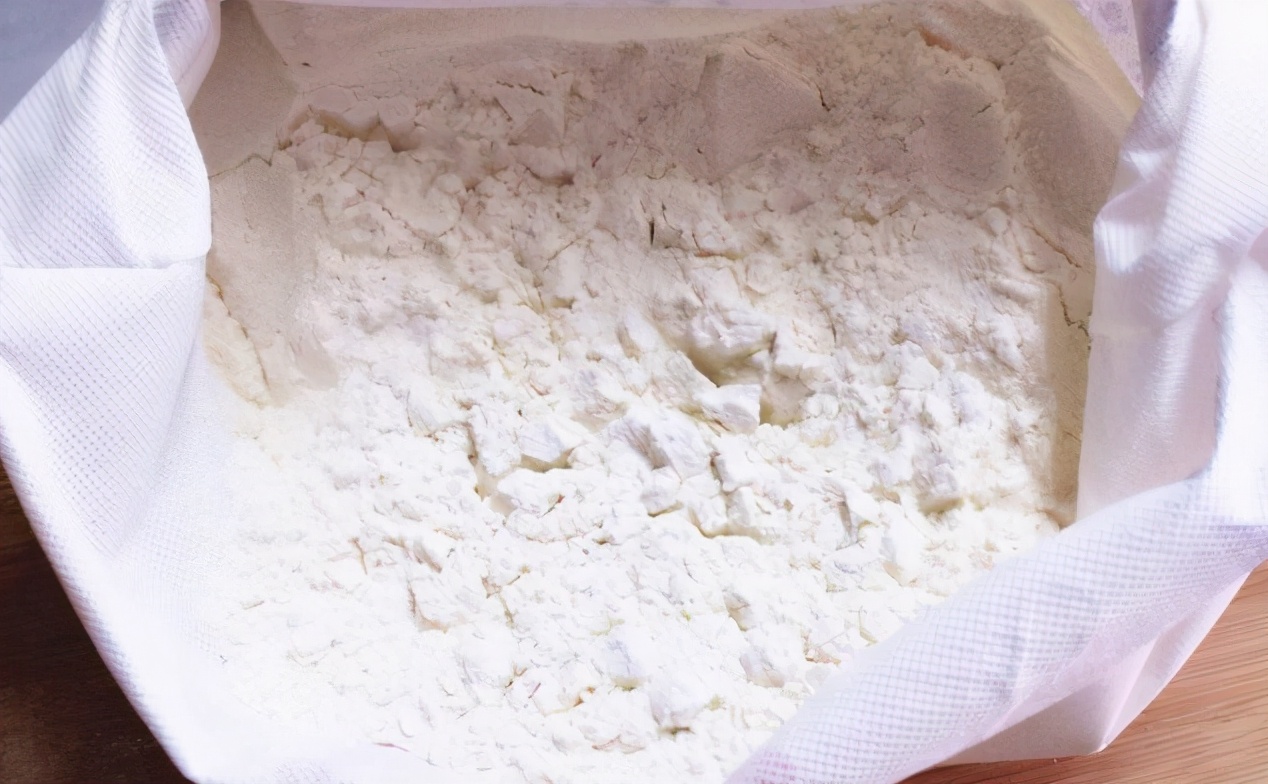 今日精制面粉价格「今日面粉价格多少钱一吨」