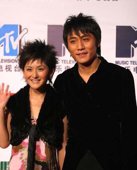 谢娜自传揭露心酸经历，和刘烨分手、结婚6年未育都是因为这件事