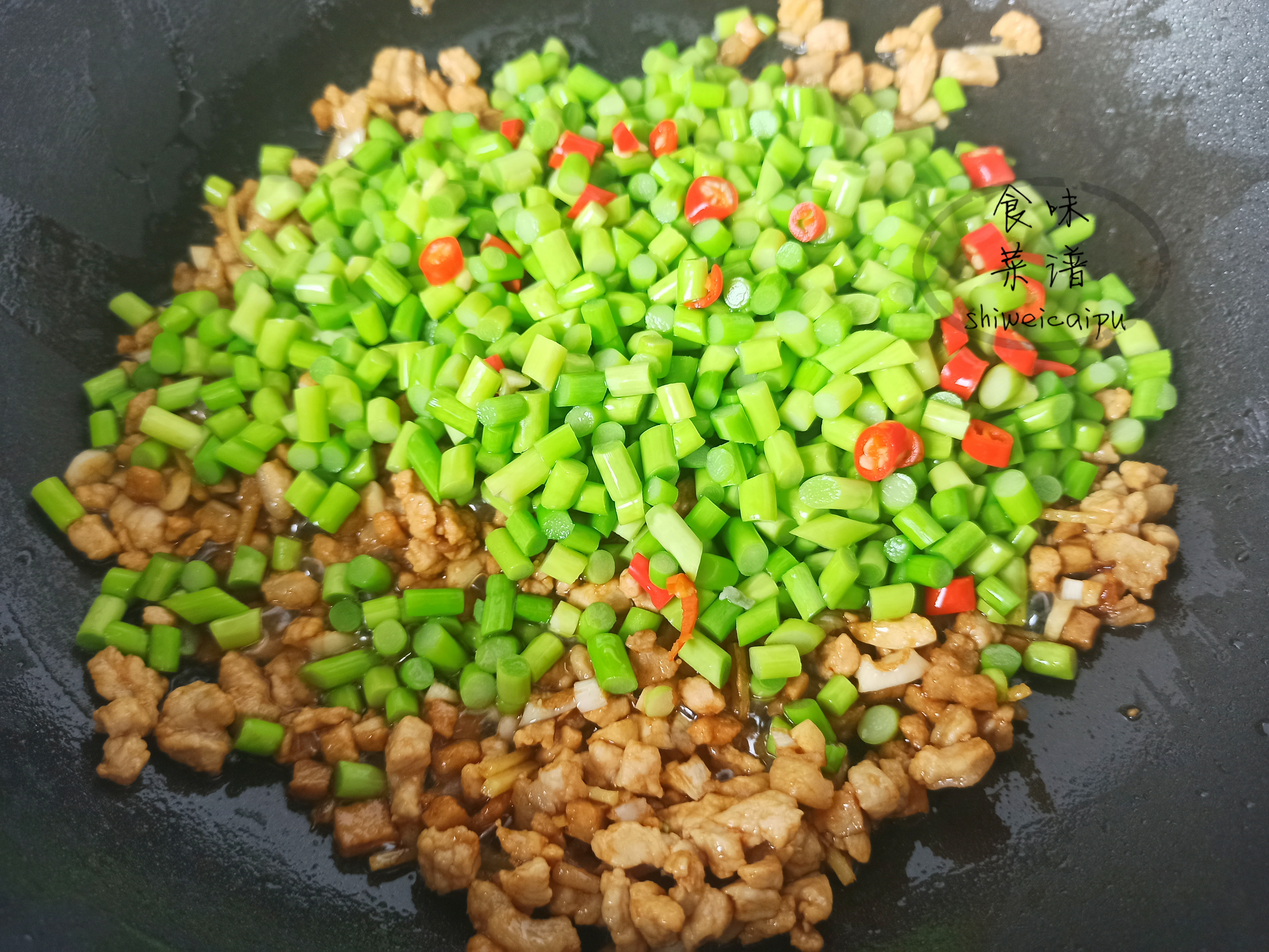 蒜苔的做法教程（教你6种鲜嫩营养的家常菜）