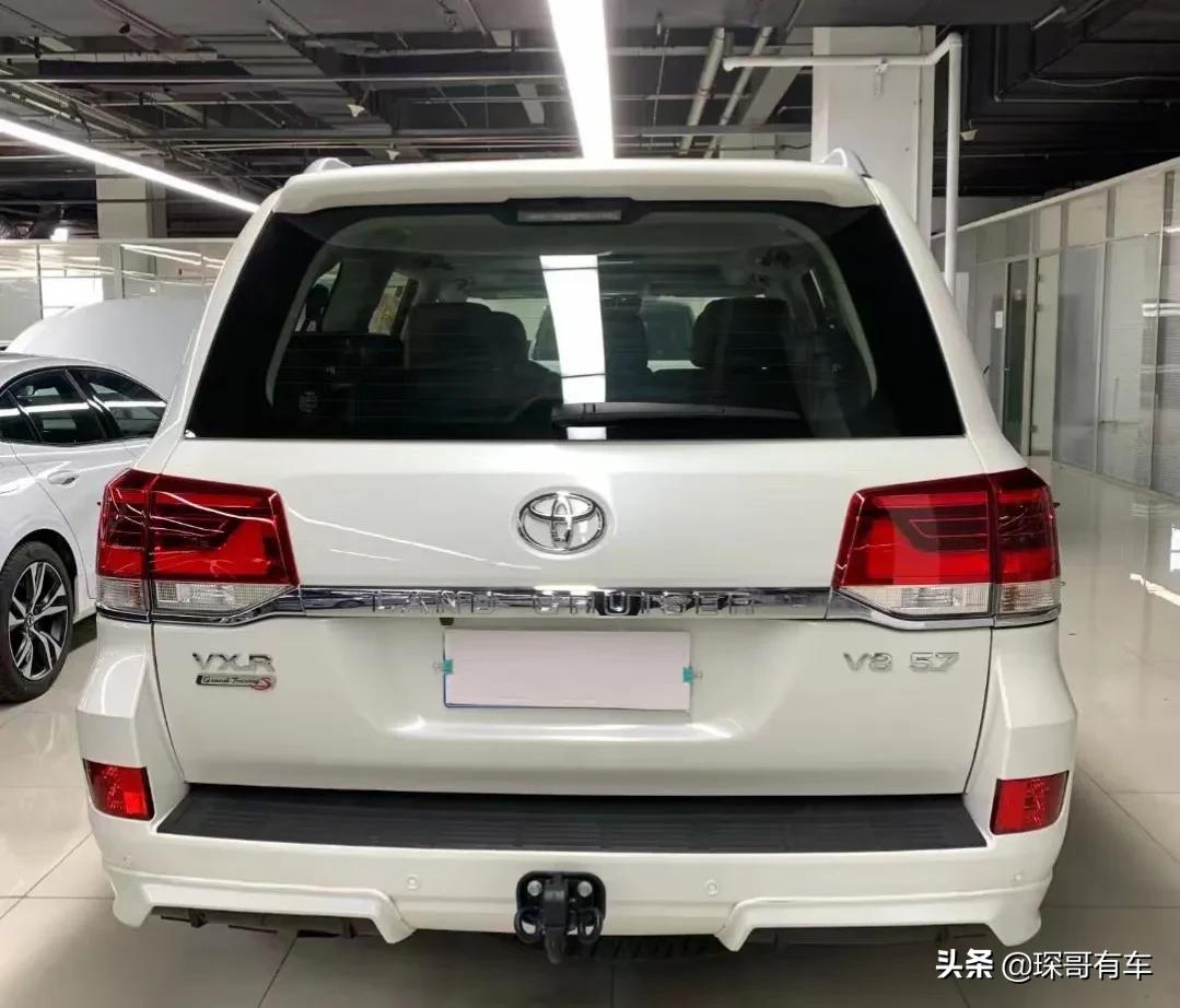 2022款陆地巡洋舰,挑动女人心!颜值巅峰