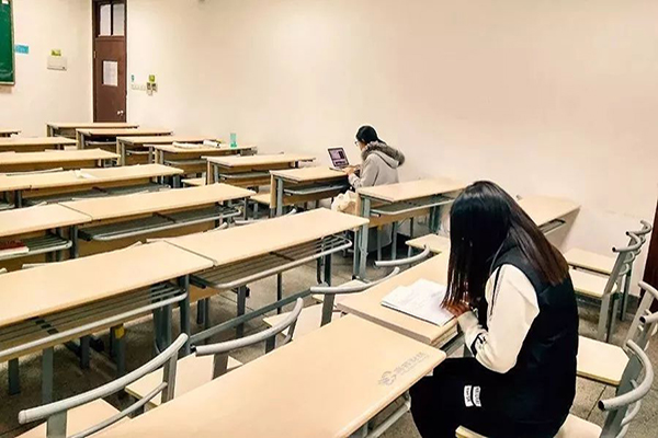 学渣也能一次90分拿下初级会计证，挤时间复习效率太神了！