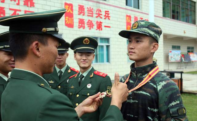 同样是晋升为军士，考士官学校和转“军士”，有4大区别，望周知