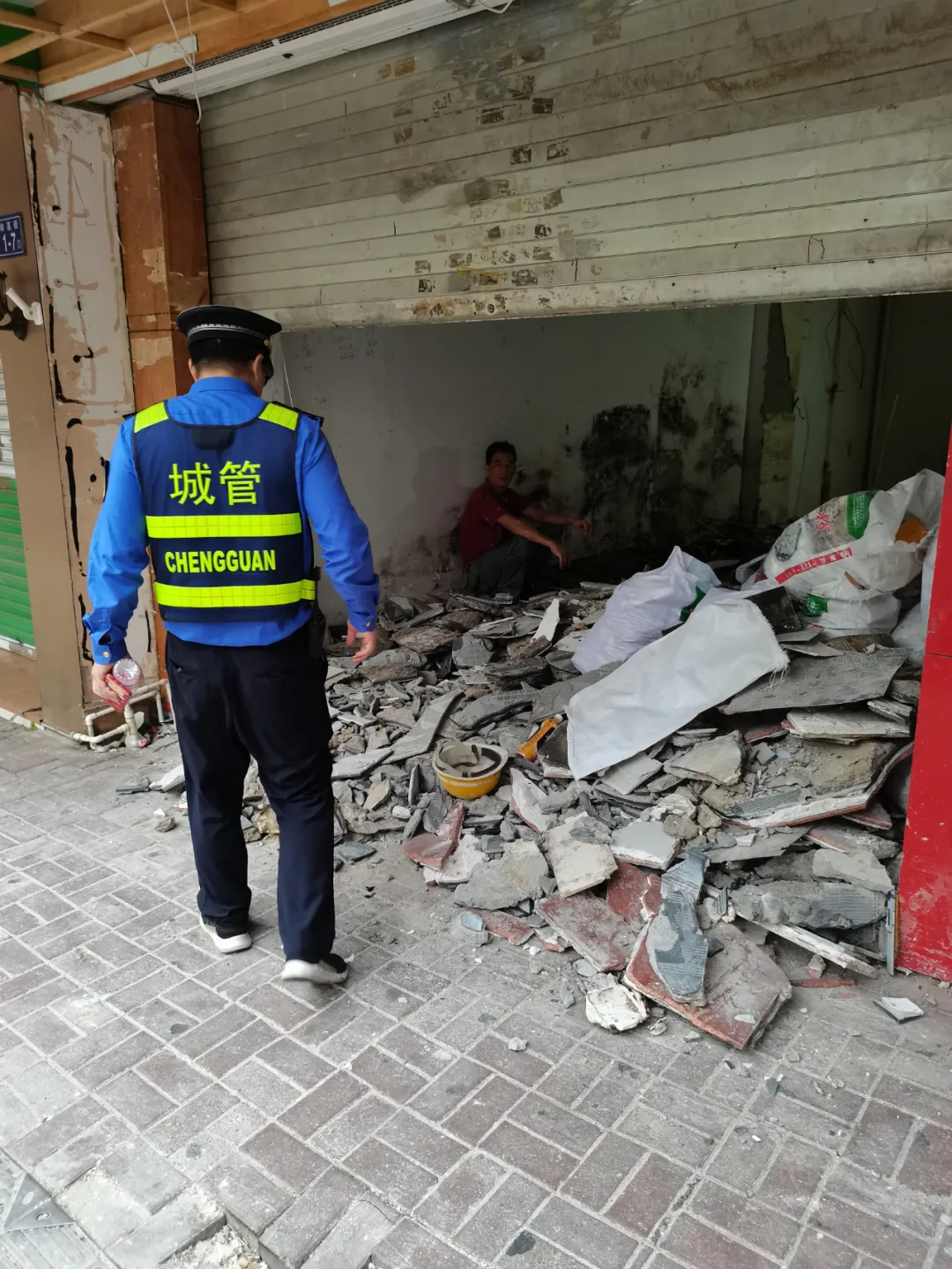占道需报备守时 装修需审批规范