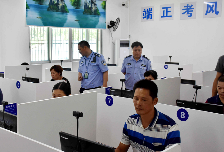 电动摩托车需要考驾照，了解考试内容后，网友：其实完全没有必要