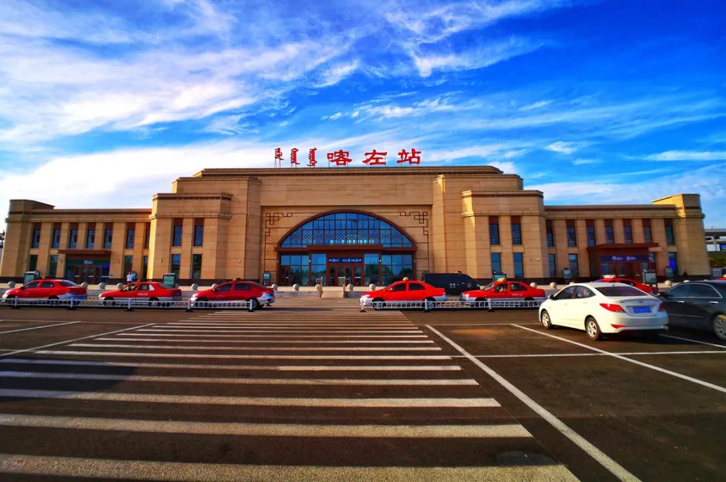 5个车站喀左,建平,宁城,平庄,赤峰全线设喀赤高铁起自辽宁省朝阳市