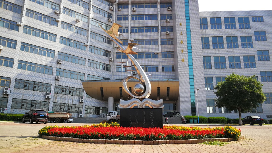 亮甲山位于锦州城北,是锦州的重要屏障,亮甲山战斗遗址就位于锦州医科