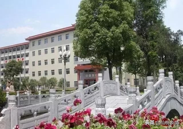 湖北出高考状元最多的10所中学，位居榜首的竟然来自大仙桃