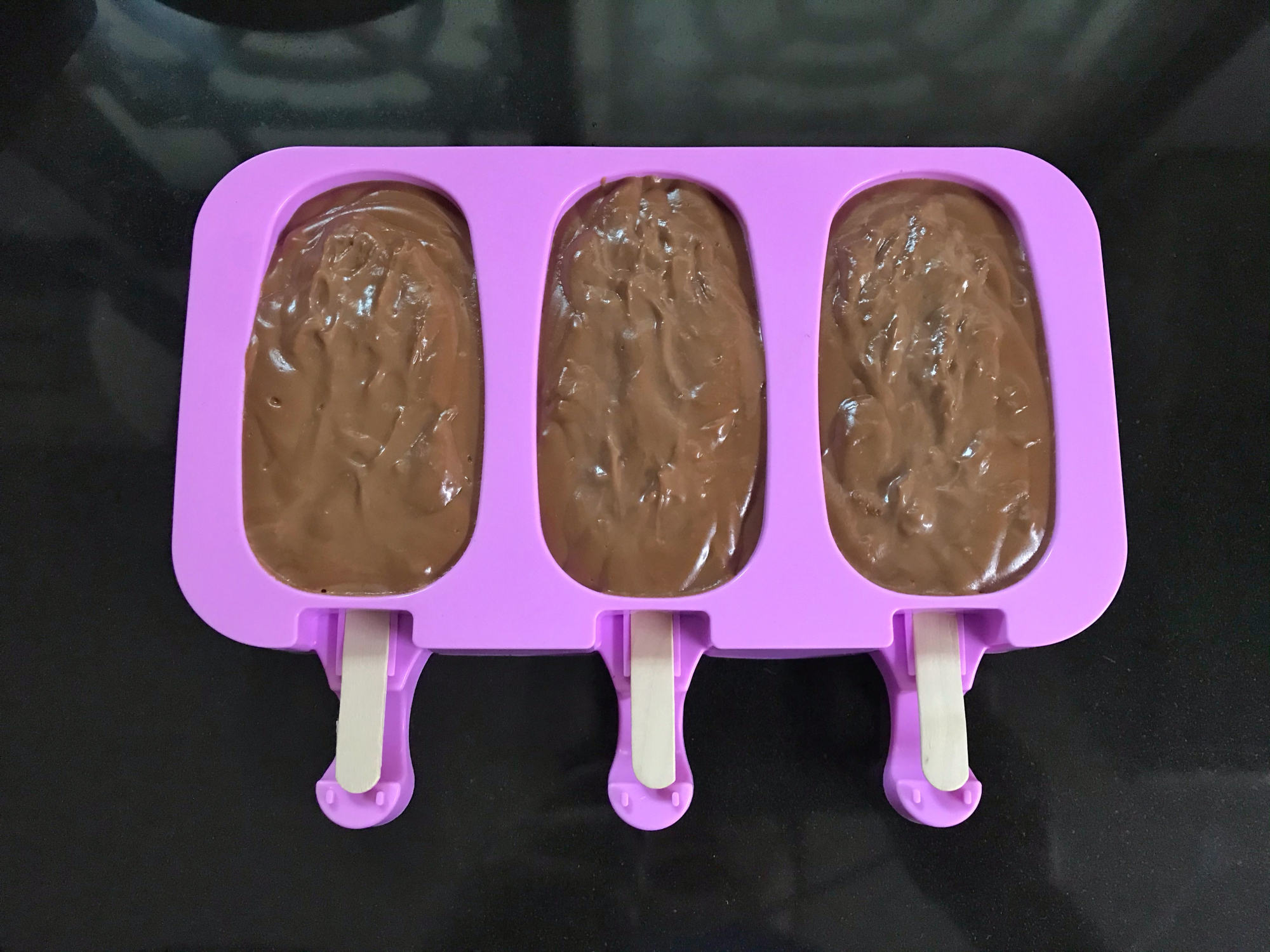 用纯牛奶做雪糕最简单的方法(雪糕真材实料吃得放心)