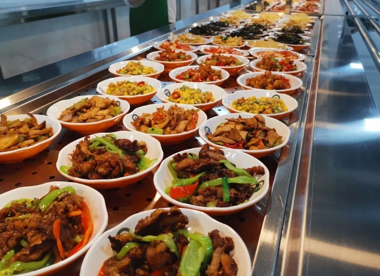 河北高校食堂“新鲜事”，16.6元自助吃15个鸡蛋被叫停，学生控诉