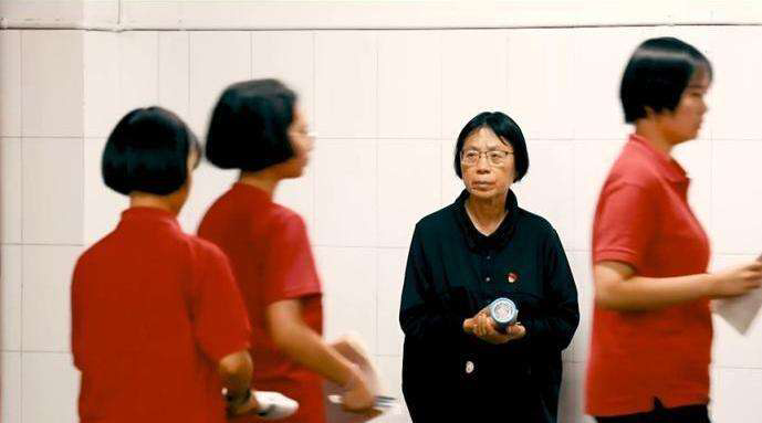 最后一课原型：一条破裤换来所学校，她让1800名女孩走出大山