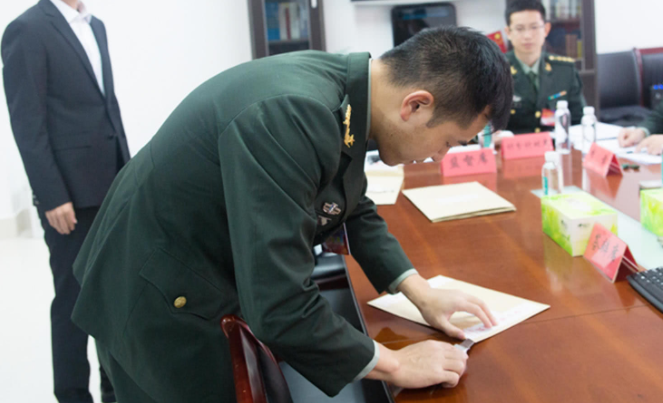 “军队文职”招聘遇冷，月薪近万无人报考，背后原因很真实