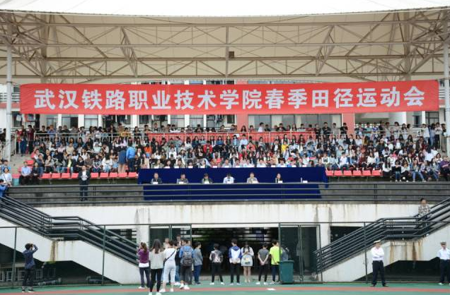 武汉有所专科院校，录取分数线不出众，但7成的学生都能进国企