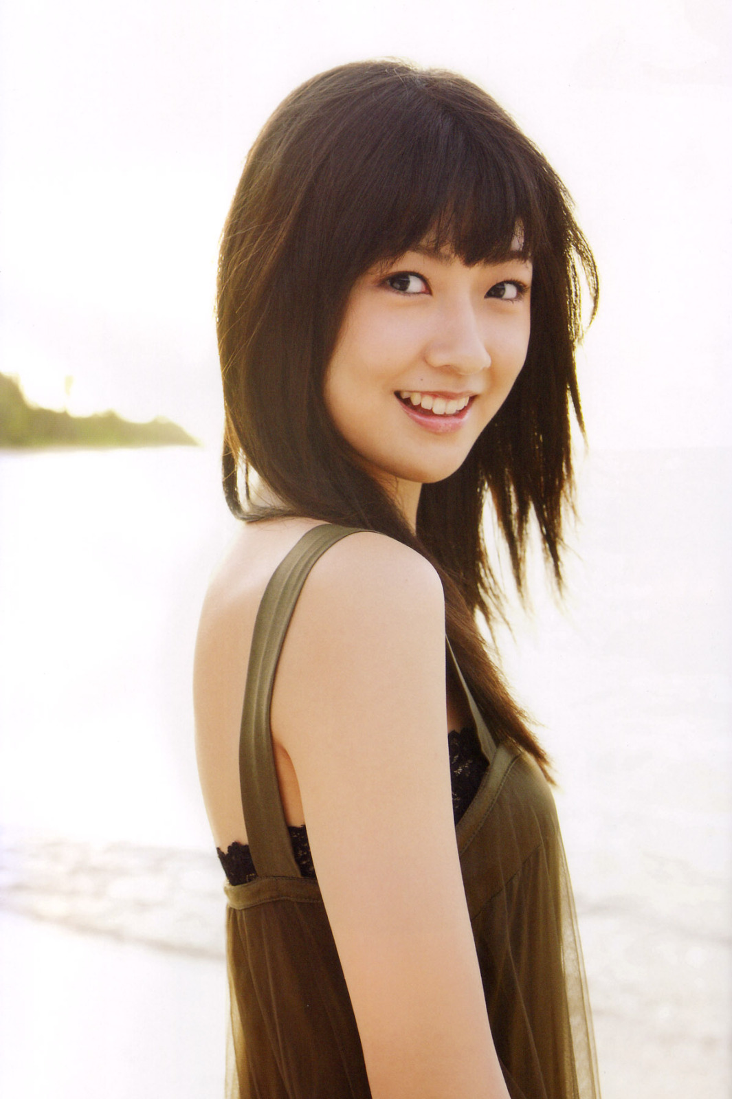 日本女星的夏季穿搭(日本90后女星熊井友理奈,夏日穿搭清新甜美又减龄