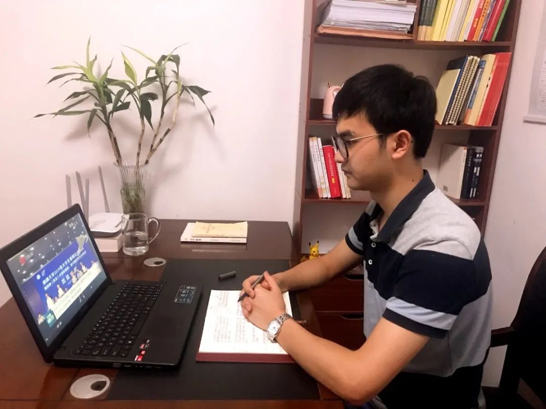 南通大学团员青年认真学习江苏省委书记娄勤俭给第21届南通大学莫文隋研究生支教团回信精神