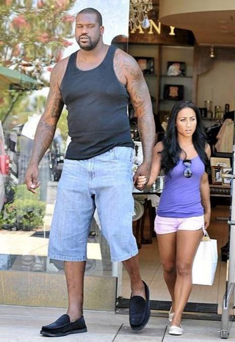 为什么nba球员大腿很细（NBA球员的大腿有多粗？锡安等于3个莺歌，老詹根本不用抱大腿）