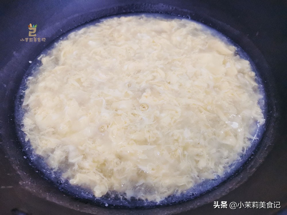 蛋花汤怎么做好吃（大厨教我3招蛋花漂亮鲜嫩不腥）